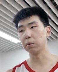 世界杯盘口-徐昕：重回国家队更加自信了，告诉王俊杰得多给我传俩球呀