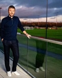 弗爵爷力荐+更衣室力挺，卡里克时隔5年再次“救火”曼联|索尔斯克亚|米堡|弗格森|主帅|教练_新浪体育_新浪新闻