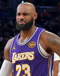 周最佳球员诞生，NBA官宣2笔罚单！勇士酝酿大交易，老詹做出决定